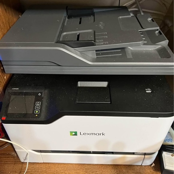 Like-New Lexmark Color Laser Printer – Excellent Condition - Picture 2 of 2